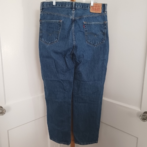 Levi's Straight Fit Jeans SZ 36/32 EUC - Picture 3 of 4